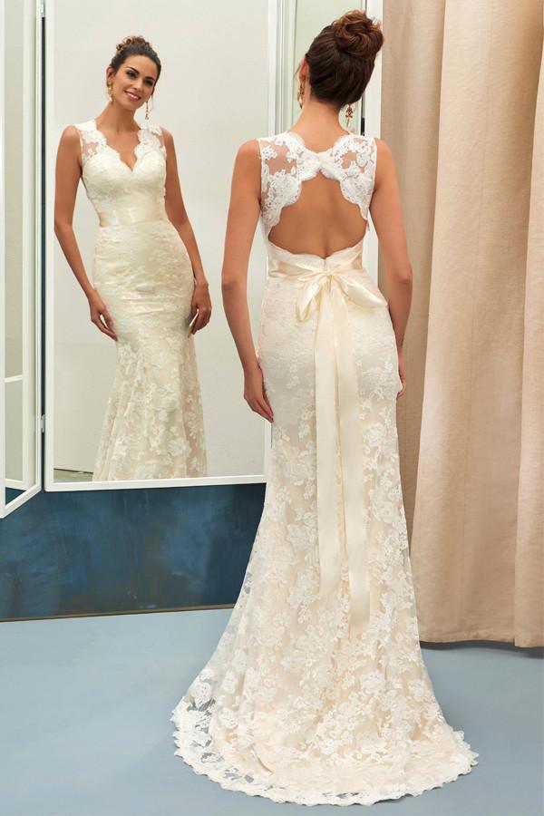 Charmantes V-Ausschnitt Spitze Schlauchkleid Hochzeitskleid mit Schärpen
