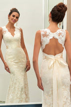 Charmantes V-Ausschnitt Spitze Schlauchkleid Hochzeitskleid mit Schärpen