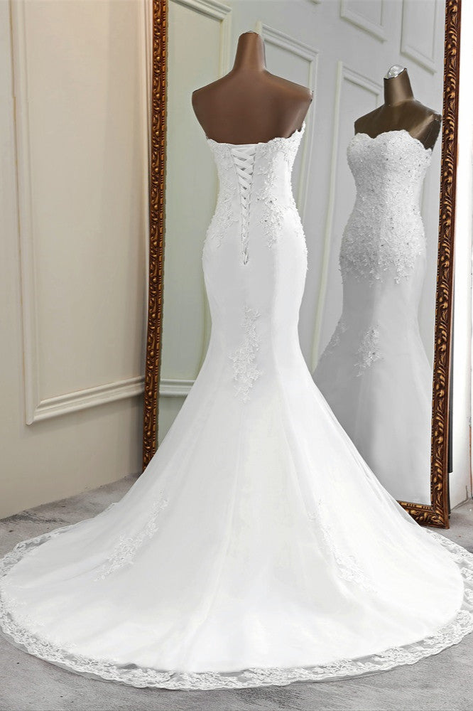 Chic langes Meerjungfrau-Trägerloses Spitzen-Applikations-Brautkleid