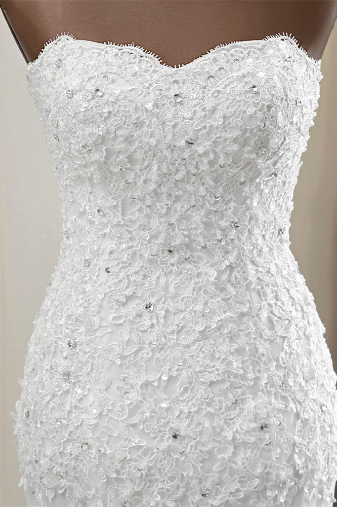 Chic langes Meerjungfrau-Trägerloses Spitzen-Applikations-Brautkleid