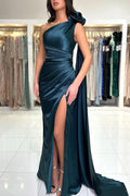 Schicke One-Shoulder-Abendkleider mit ärmellosem Boden und Schlitz vorne