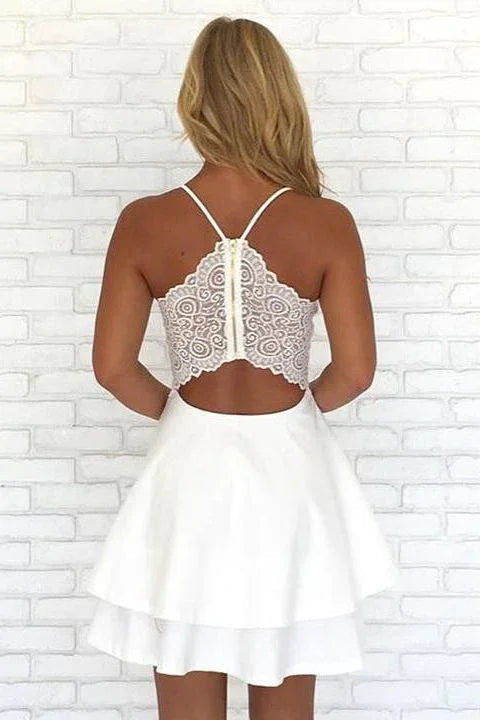 Kurzes Chiffon-Kleid mit V-Ausschnitt und Trägerbändchen für den Homecoming-Ball