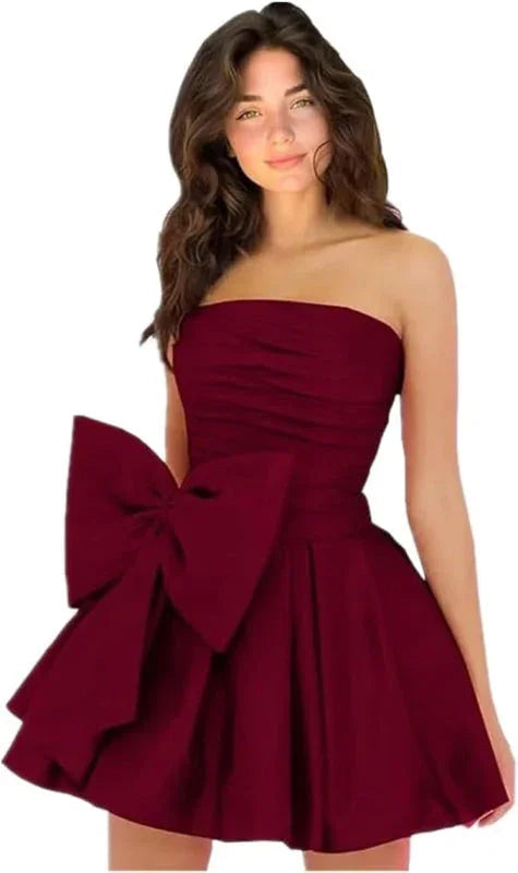 Stilvolles ärmelloses gerüschtes kurzes Homecoming-Kleid Einfaches Mini-Partykleid mit Schleife