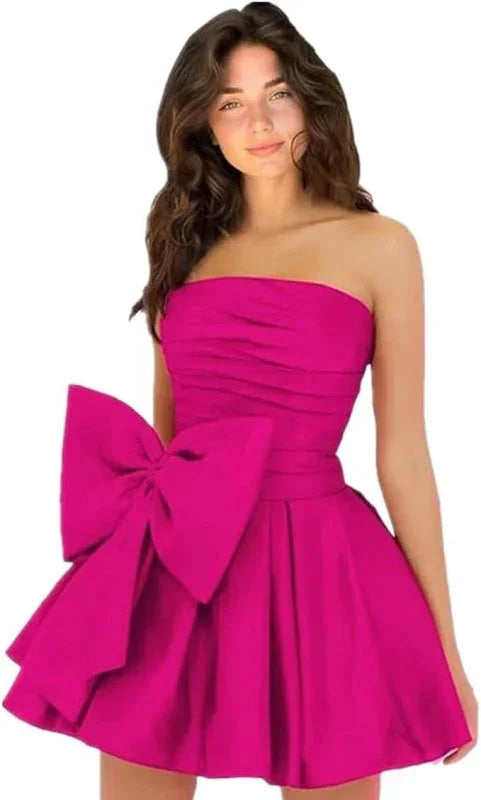 Stilvolles ärmelloses gerüschtes kurzes Homecoming-Kleid Einfaches Mini-Partykleid mit Schleife
