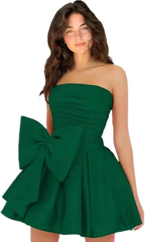 Stilvolles ärmelloses gerüschtes kurzes Homecoming-Kleid Einfaches Mini-Partykleid mit Schleife