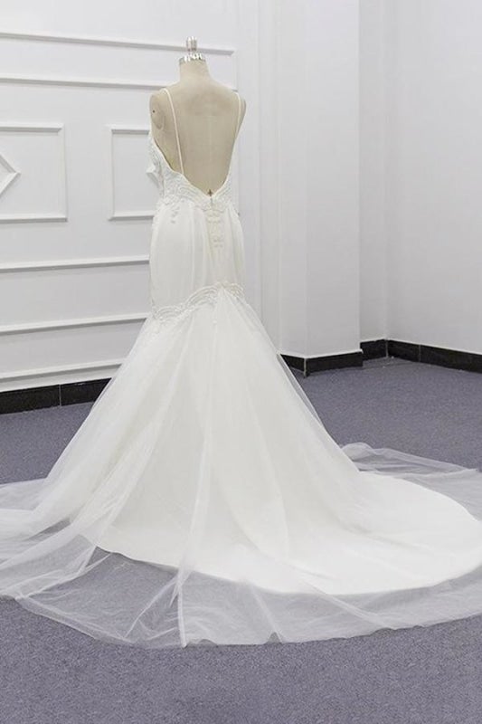 Elegantes Hochzeitskleid im Meerjungfrau-Stil mit Trägern und Perlenstickerei