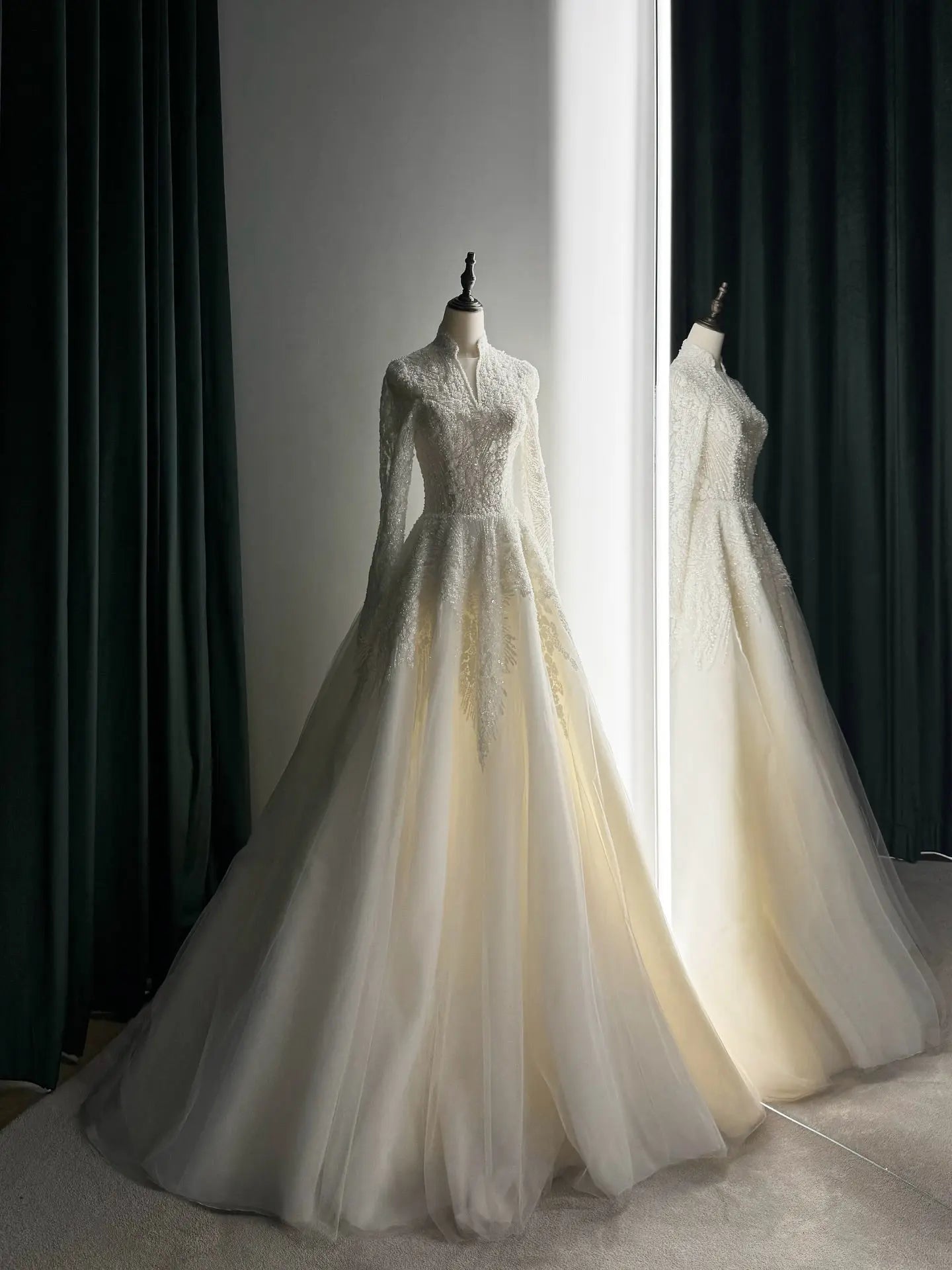 Luxury Sequin Pearl Long Sleeve Ball Gown Wedding Dress SW518