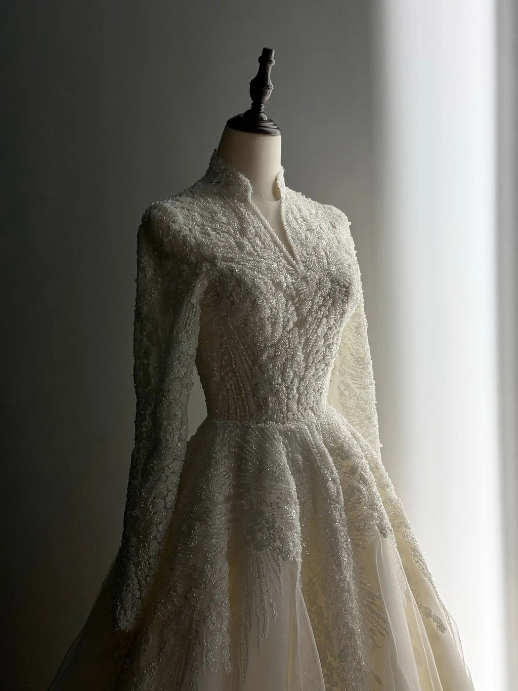 Luxury Sequin Pearl Long Sleeve Ball Gown Wedding Dress SW518
