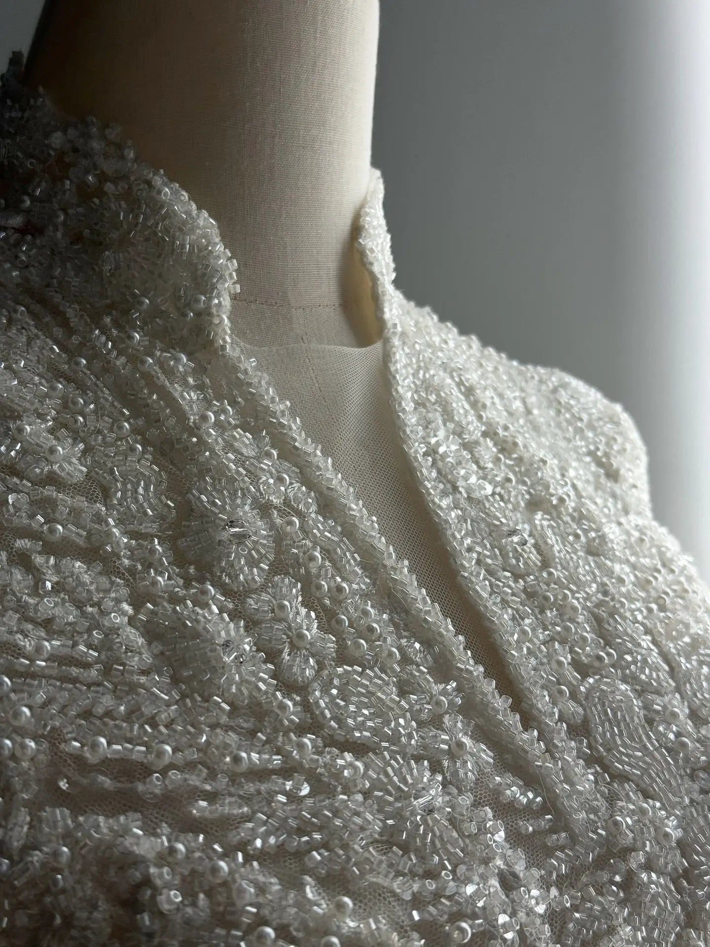 Luxury Sequin Pearl Long Sleeve Ball Gown Wedding Dress SW518