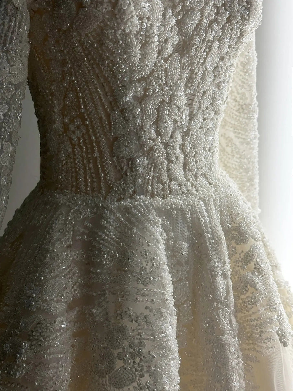Luxury Sequin Pearl Long Sleeve Ball Gown Wedding Dress SW518