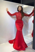 Vestidos de noche clásicos rojos largos de satén sirena con mangas largas y abalorios