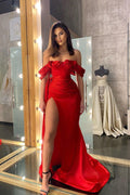 Vestido de Fiesta Satén Rojo Clásico Largo Tipo Sirena con Escote Bandeau, Volantes y Abertura