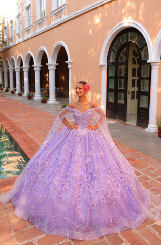 Quinceanera-Kleid mit kalten Schultern und Cape-Ärmeln von Amarra 54308