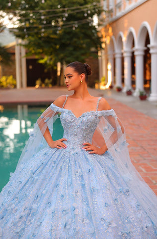 Quinceanera-Kleid mit kalten Schultern und Cape-Ärmeln von Amarra 54308