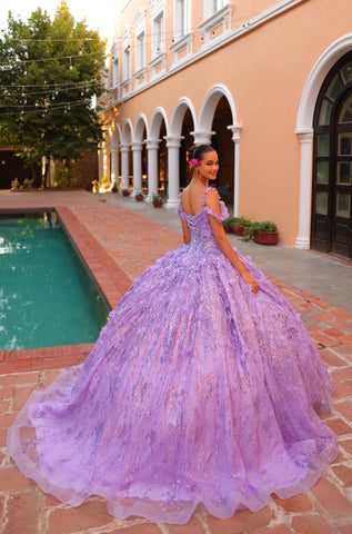 Quinceanera-Kleid mit Korsett-Umhang und kalten Schultern von Amarra 54320