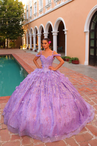 Quinceanera-Kleid mit Korsett-Umhang und kalten Schultern von Amarra 54320