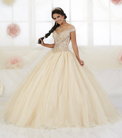 Vestido de quinceanera com ombros descobertos da Fiesta Gowns 56360