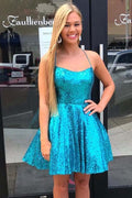 Vestido de baile curto com corte A cruzado e lantejoulas azuis PD334
