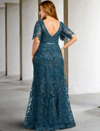 Vestido de mãe da noiva de duas peças, estilo tubo/coluna, plus size, elegante, decote em joia, cauda longa/escova, renda, manga curta, sem faixa/fita, aplicações