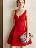 Robe de bal ou de remise de diplôme courte, rouge, sans manches, en forme de A, avec encolure en V et mignonne
