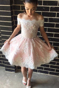 Niedliches Trägerlos A-Linie Kurzes Rosa Spitze Homecoming-Kleid PG143