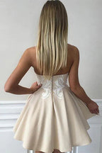 Vestido Corto de Fiesta de Bienvenida con Aplicaciones de Encaje Corazón Dulce PG171