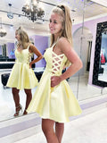 Niedliches Gelb Kurzes A-Line V-Ausschnitt Satin Abschlussball Homecoming Kleider mit Taschen