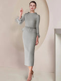 Etuikleid/Säulenkleid für die Mutter der Braut, formelle Hochzeitsgäste, Party, elegant, U-Ausschnitt, knielang, Satin, 3/4-Ärmel mit Federn und Perlen
