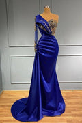 Vestido de fiesta sirena satinado de manga larga con hombro descubierto en azul real con cuentas