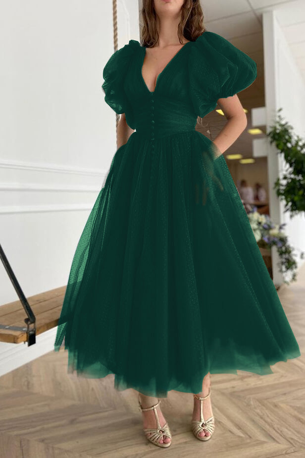 Vestido de festa verde escuro, manga curta, corte A, decote em V, tule, com bolsos