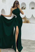 Vestido de Noche de Sirena en Satin Verde Oscuro con Volantes Largos, Un Solo Hombro y Abertura
