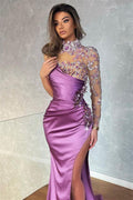 Vestido de Noche Largo de Sirena de Satén con Mangas Largas, Cuello Alto, Aplicaciones de Encaje y Abertura
