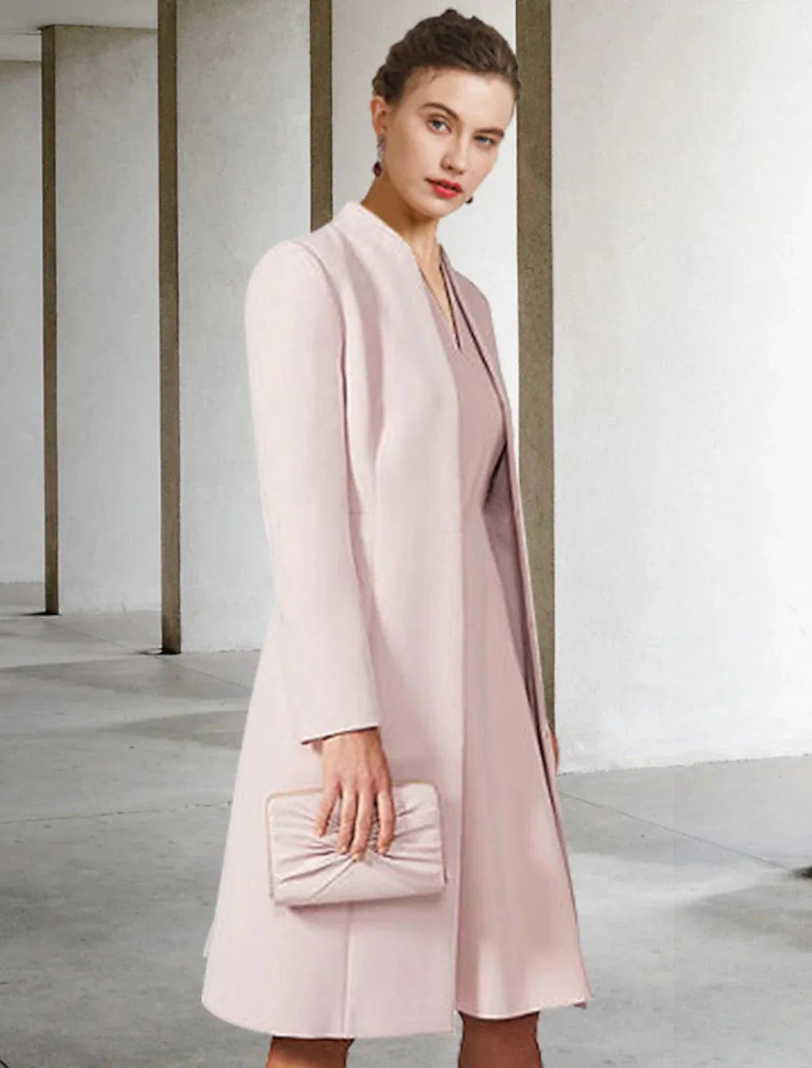 Vestido de mãe da noiva em duas peças, corte A, para convidada de casamento, elegante, decote em V, comprimento até ao joelho, chiffon, manga curta, casaco, cor sólida, outono