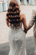 Designer-Langes Elfenbein-Meerjungfrau-Trägerloses Spitzen-Brautkleid mit Schleppe