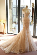 Designer-Open-Back-Spitzenblumen-Langarm-Nixen-Hochzeitskleid