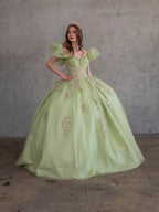 Vestido de baile com corpete ombro a ombro da marca Calla SCL30012