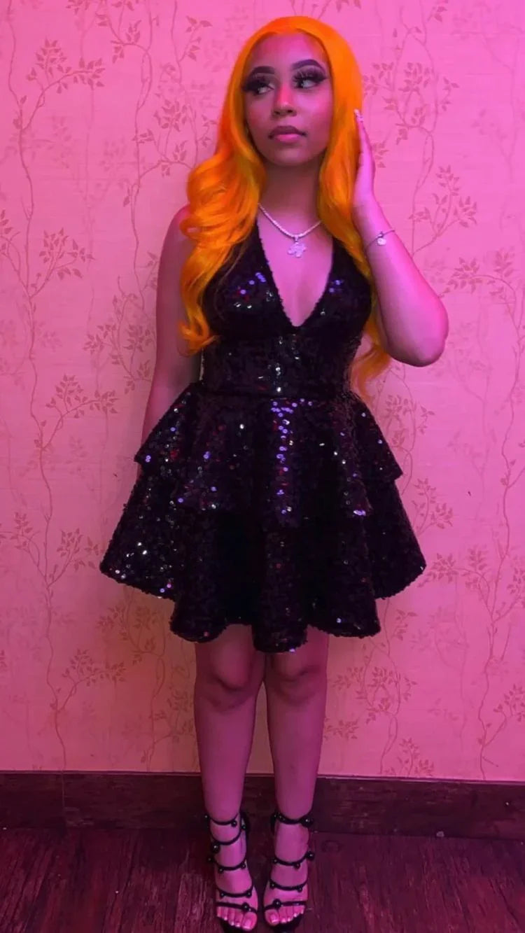 Vestido de Fiesta de Cuello en V Profundo con Lentejuelas Negras y Niveles Y1394