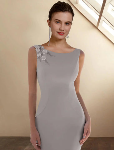 Meerjungfrau/Trompete Kleid für die Brautmutter, elegant, mit Rundhalsausschnitt, Sweep/Pinselzug, ärmelloses Stretch-Chiffon, kurzes Jackenkleid mit Applikationen