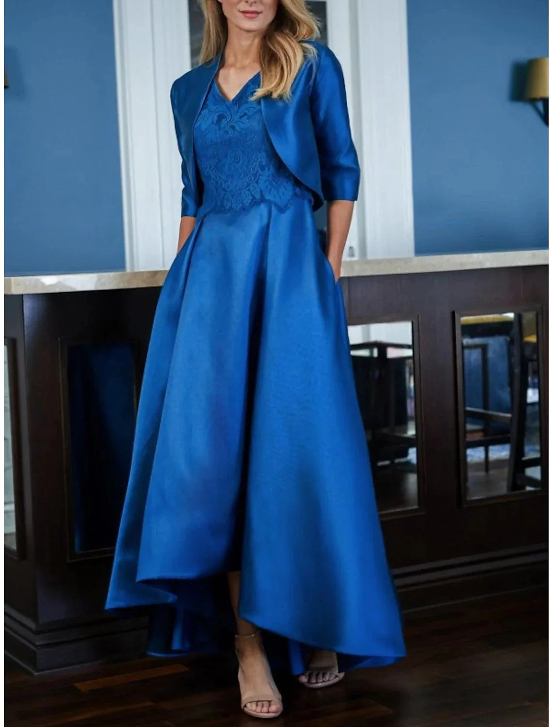 Vestido de mãe da noiva em duas peças, corte A, para convidados de casamento, festa, vintage, elegante, decote em V, assimétrico, cetim, renda, meia manga com pregas, cor sólida