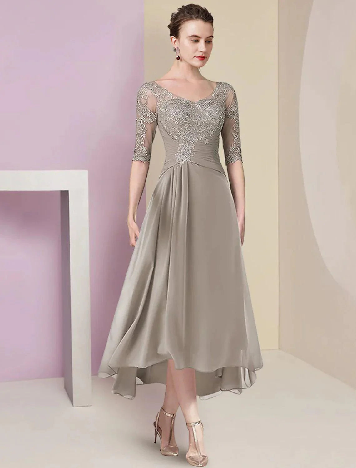 Vestido de mãe da noiva em duas peças, corte A, formal, para convidada de casamento, elegante, decote em V alto e baixo, assimétrico, comprimento chá, chiffon, renda, manga curta, envoltório, incluído com aplicações franzidas
