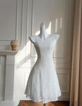 Vestido Clásico Blanco de Tirantes Espagueti de Encaje en Línea A para el Baile de Regreso a Casa Vestido Corto de Fiesta Y8584