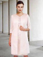 Vestido de mãe da noiva de duas peças, elegante, estilo igreja, inverno, com casaco, manga curta, decote redondo, comprimento até ao joelho, cetim, renda, drapeado lateral