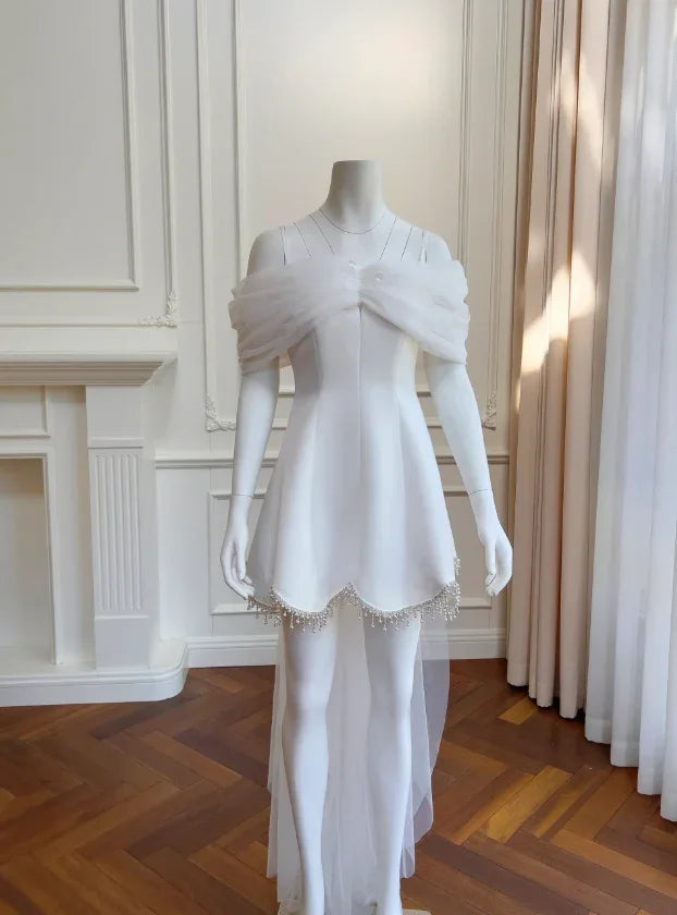 Vestido de Fiesta Corto Blanco de Satin y Tul para el Baile de Regreso a Casa con Hombros Descubiertos, Modelo Y8585