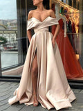 Elegantes, schulterfreies, langes, formelles Ballkleid aus Satin in A-Linie mit Schlitz