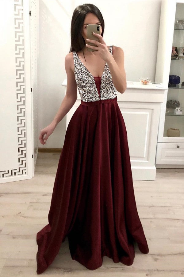 Elegantes langes Ballkleid aus Satin in A-Linie mit V-Ausschnitt, offenem Rücken und Perlenbesatz