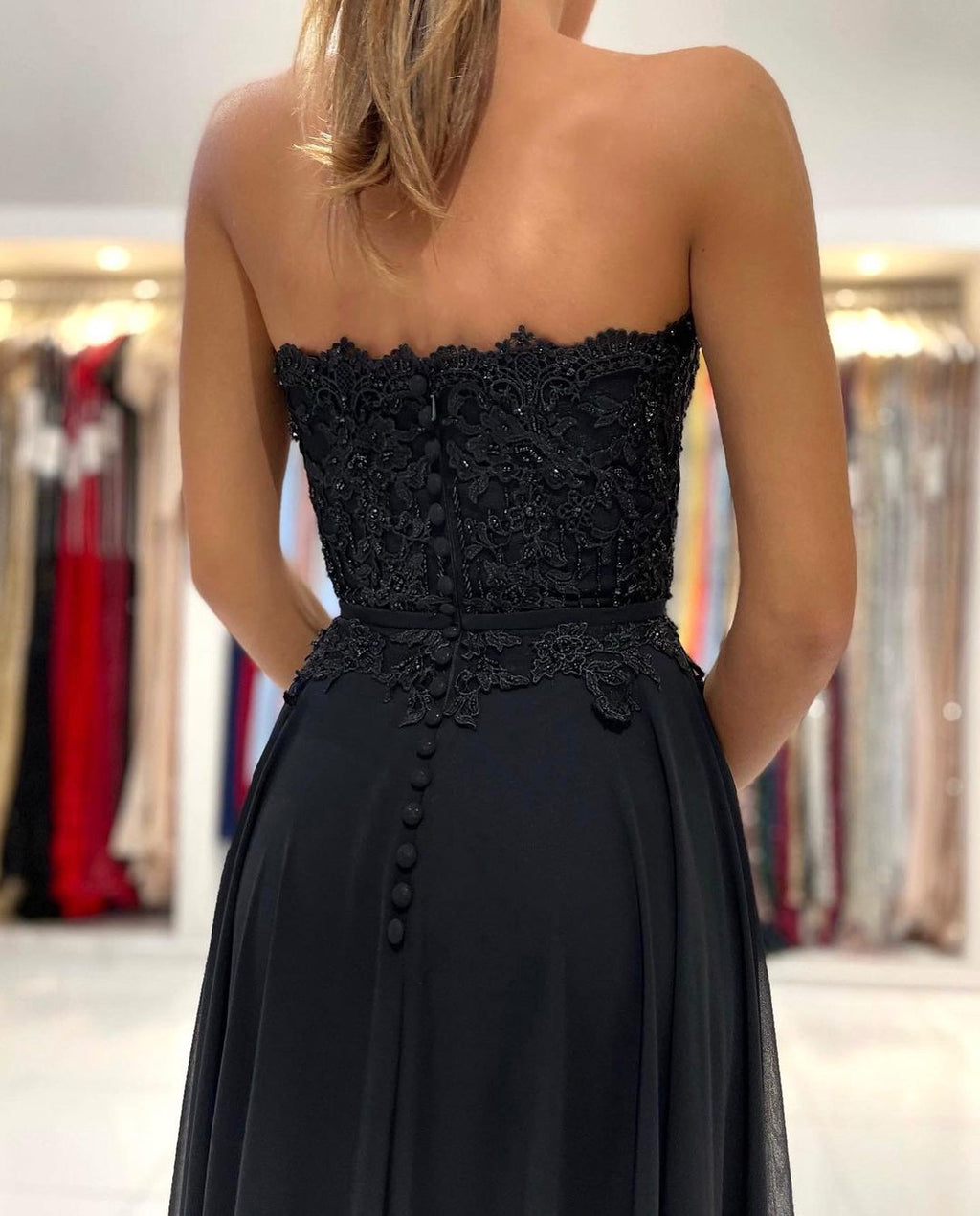 Elegantes schwarzes langes A-Linien-Ballkleid aus Chiffon mit Herzausschnitt und Schlitz