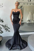 Robe de bal élégante noire longue sans bretelles sirène sans manches