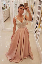 Vestido de baile longo e elegante rosa blush com corpete de pérolas exclusivo PG841