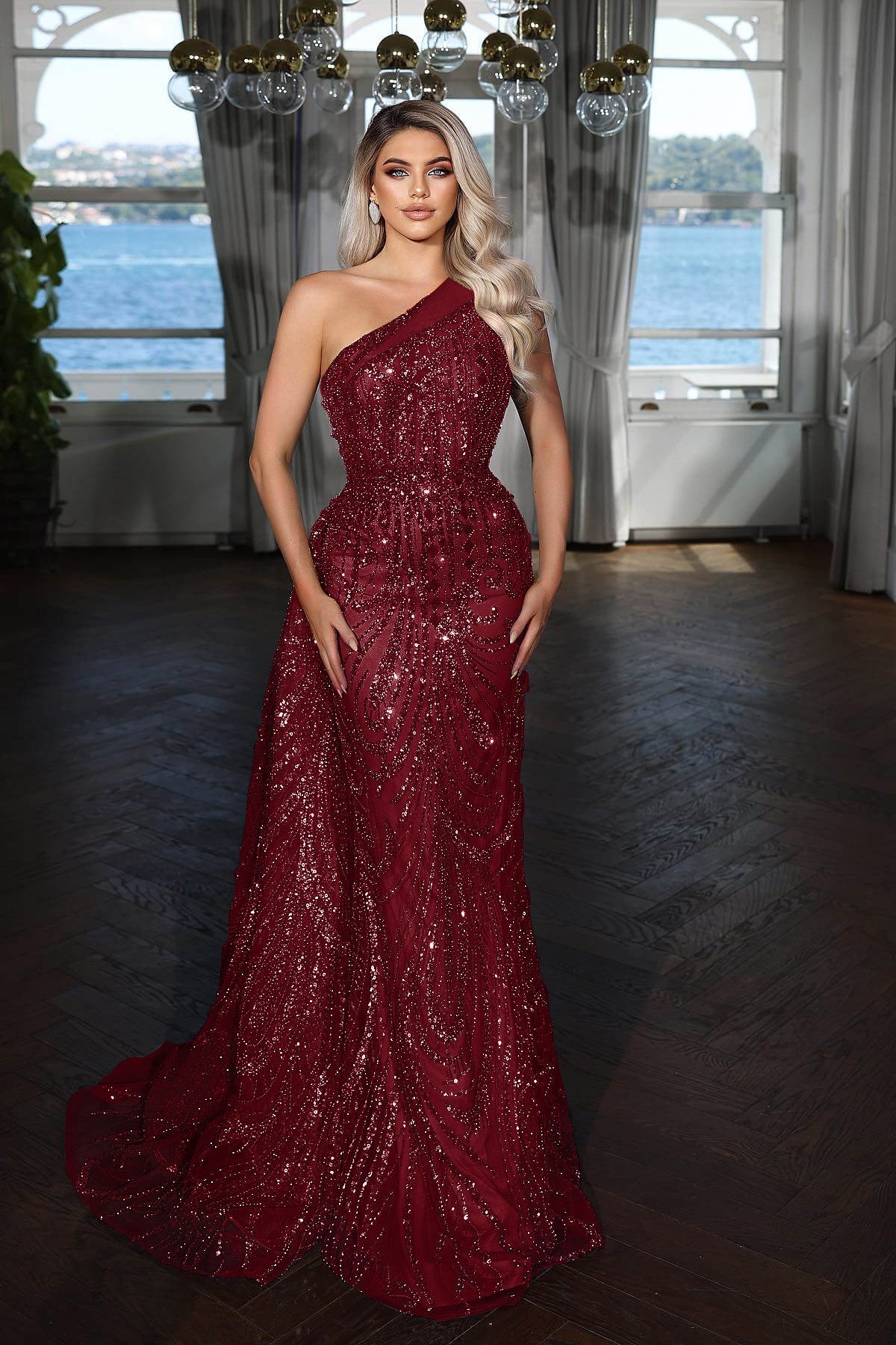 Elegante vestido de noite comprido sereia verde escuro com um ombro e lantejoulas