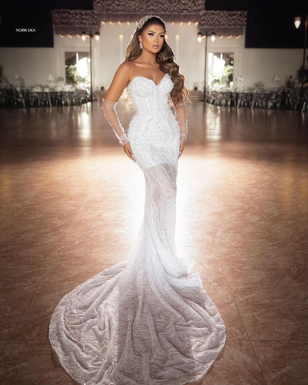 Elegant Bodenlanges Sweetheart Ärmelloses Meerjungfrau Spitzen Brautkleid mit Perlen